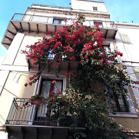 L'angolo Sulla Piazza Bed and breakfast 3*
