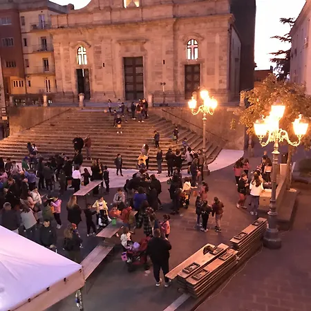 L'angolo Sulla Piazza 3*