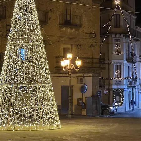 L'angolo Sulla Piazza Bed and breakfast 3*