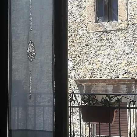 L'angolo Sulla Piazza 3*